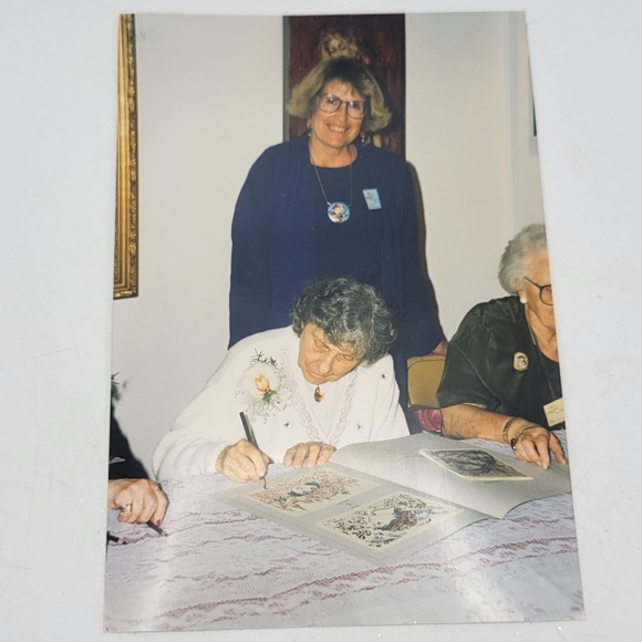 Vintag Edna Hibel Mother & Child Art On Reuge Handmade Italian Jewelry Music Box - Picture 10 of 10